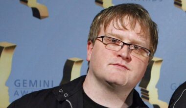 Mike Smith charged with sexual assault