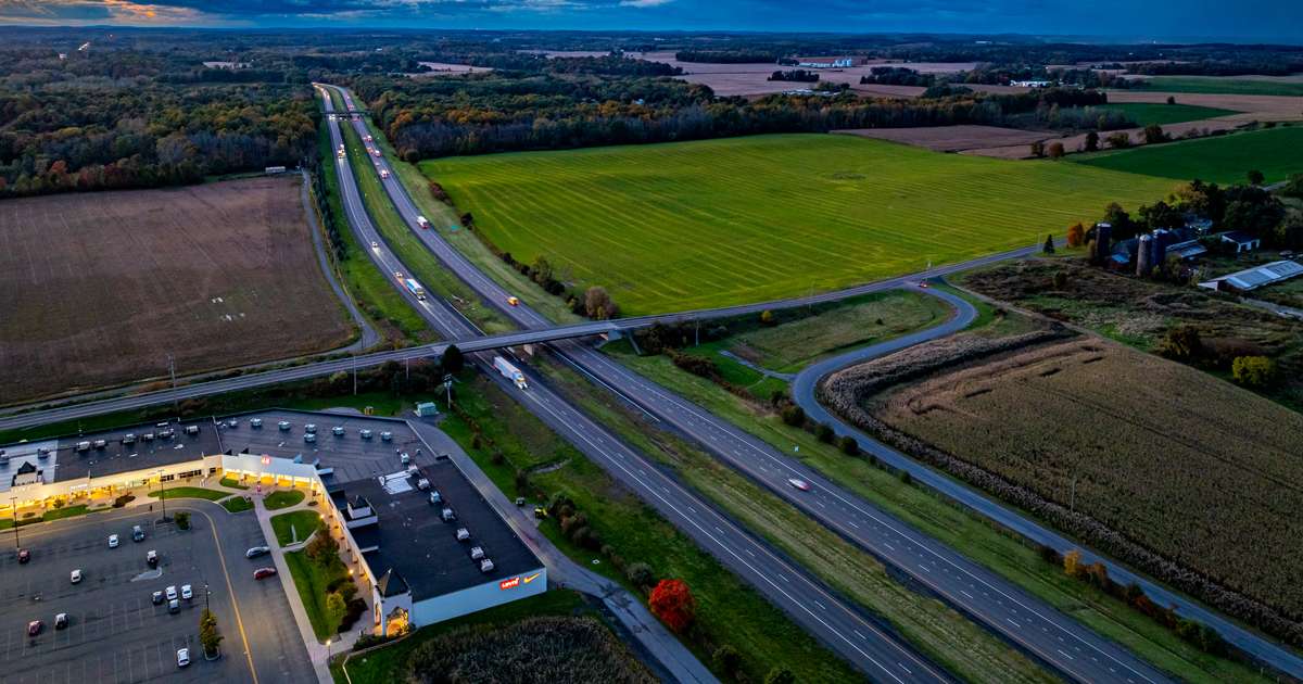 ICE Enforcement Sting in New York Nets 30 CDL Drivers