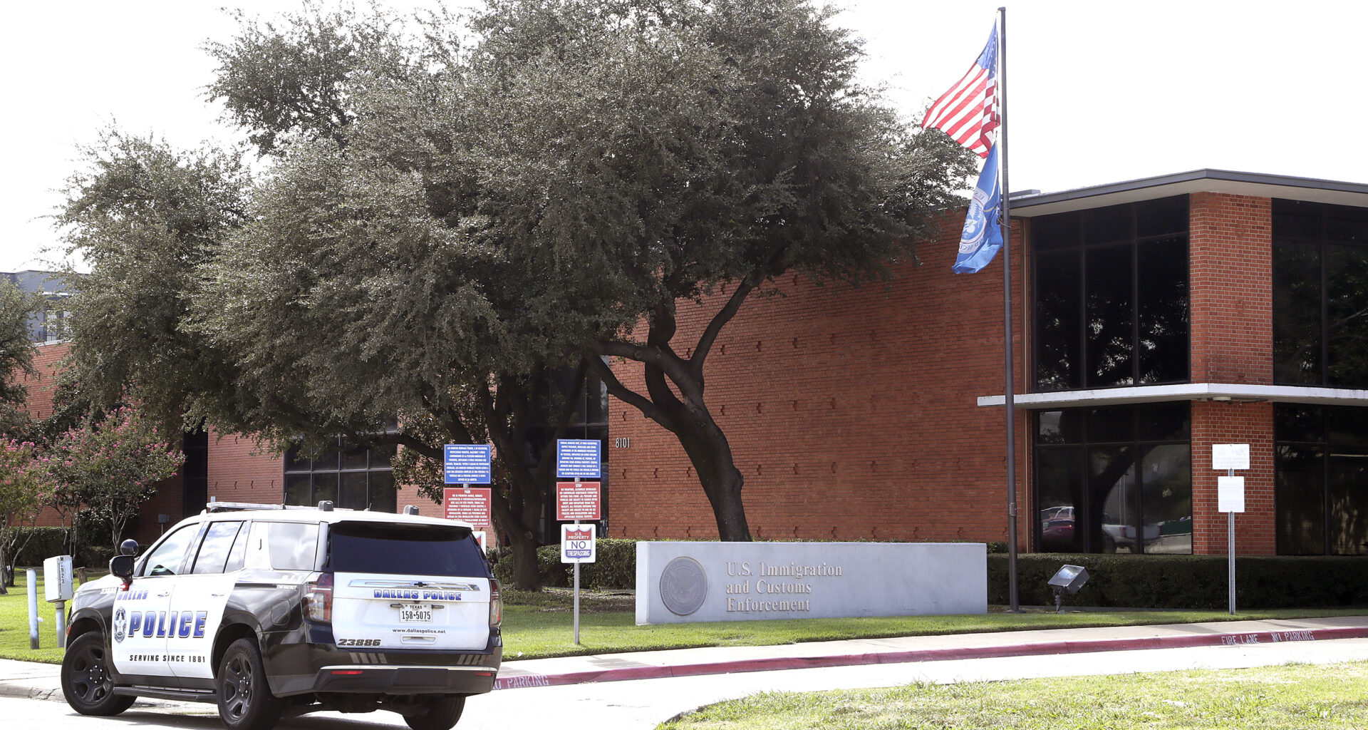 Dallas Police at ICE Office