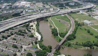 I-69 crosses Buffalo Bayou