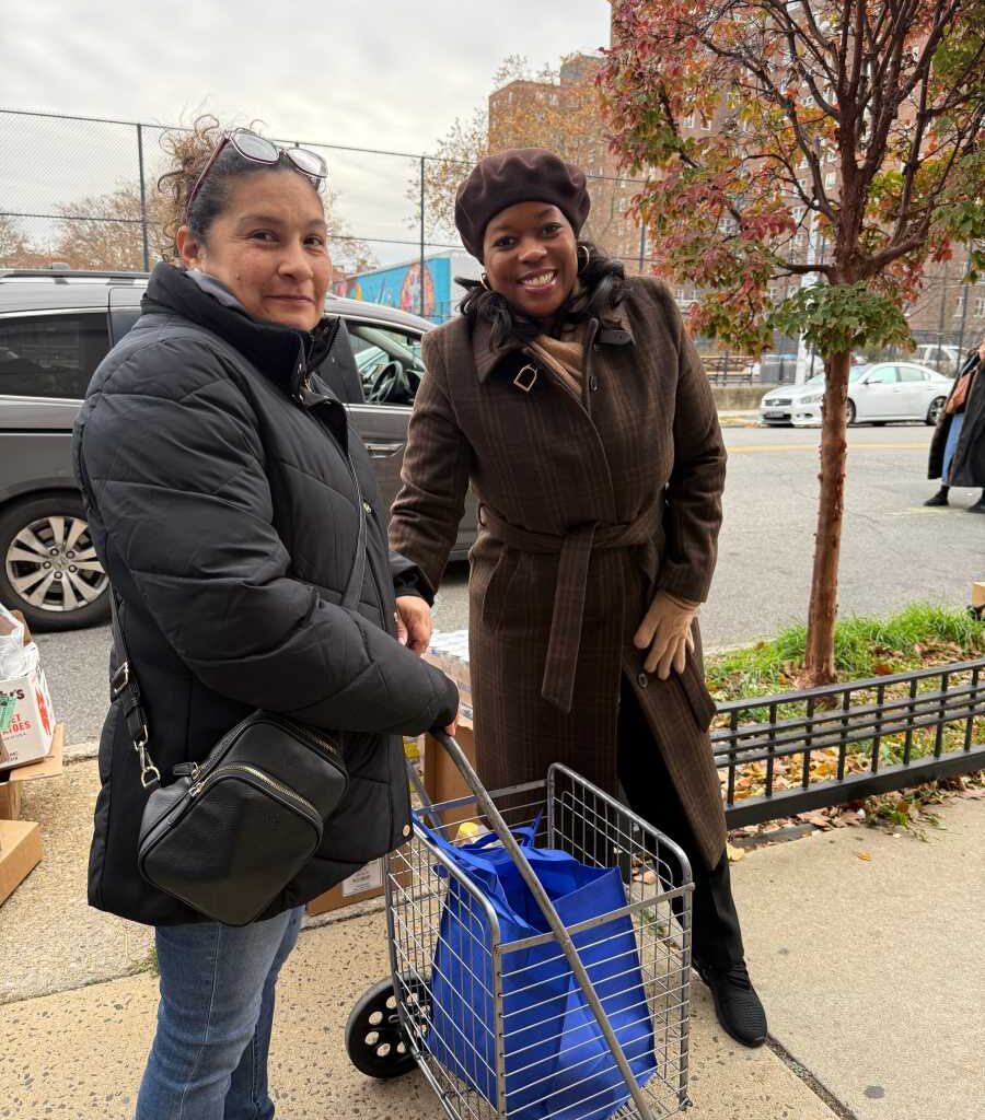 JPAFHC provides Thanksgiving meal kits to hundreds of NYC families – QNS