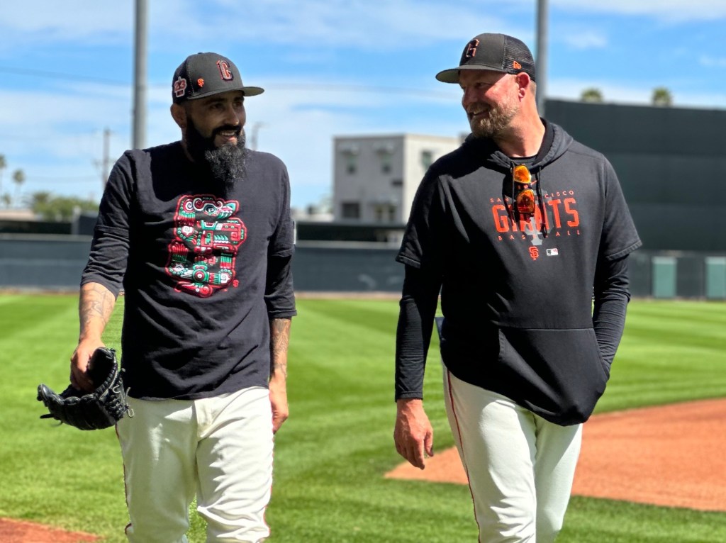 SF Giants' pitching coach Martinez joins Braves; Tingler to join staff