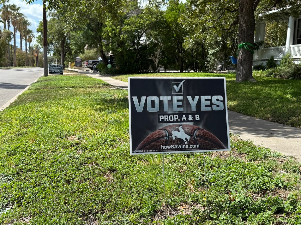 Big spending by San Antonio pro-arena PAC shows Spurs are nervous, expert says