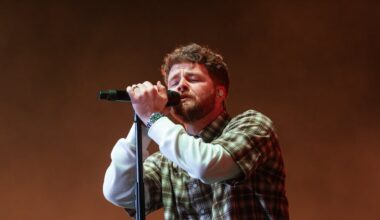 TikTok sensation Alex Warren to stop in Phoenix for Little Orphan Alex Live tour