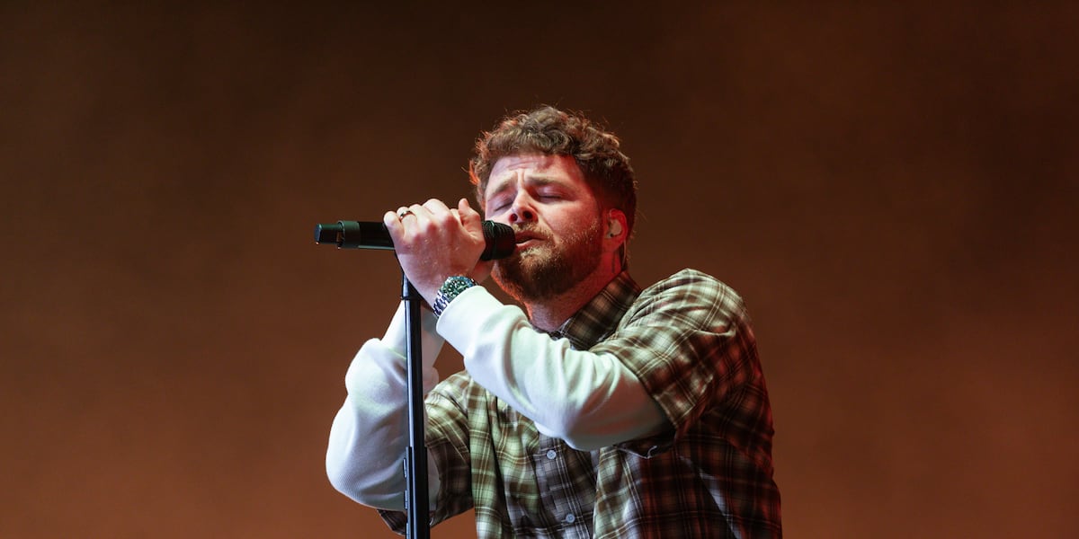 TikTok sensation Alex Warren to stop in Phoenix for Little Orphan Alex Live tour