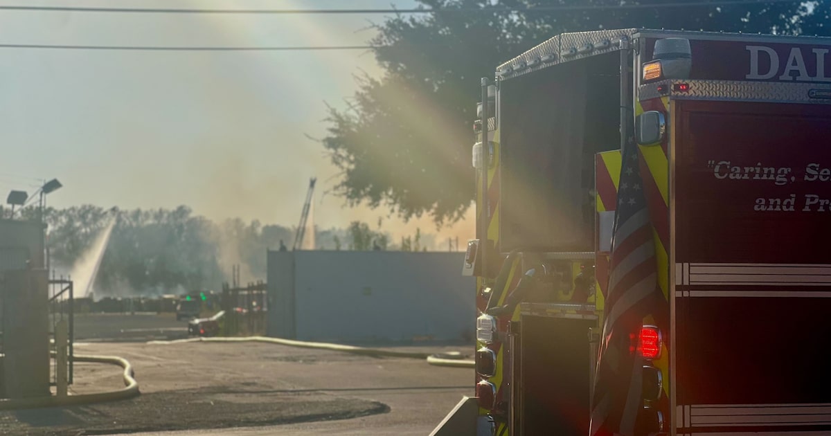 Fire in South Dallas draws dozens of units, sends smoke spiraling into the sky