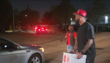 ‘A blessing, I love to give back,’ Texans’ Nico Collins provides Thanksgiving meals at Salvation Army of Houston