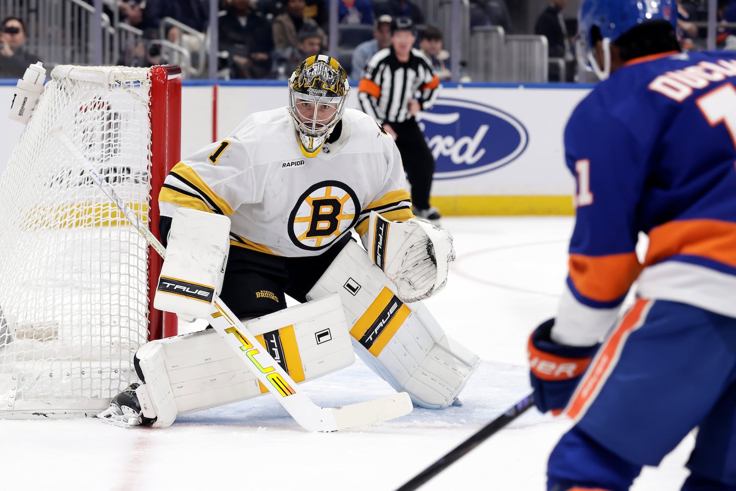 Bruins goalie Jeremy Swayman is 7-2-0 in his last nine games with a .935 save percentage.