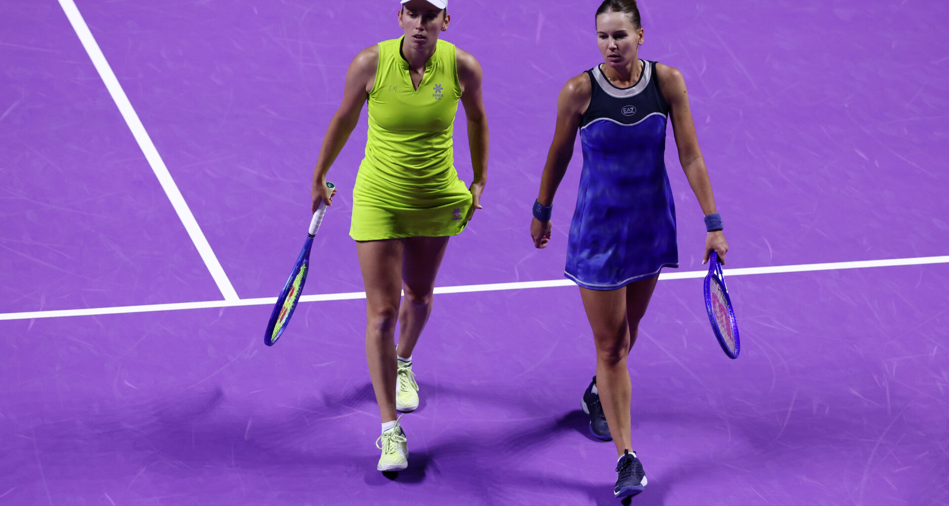Former WTA Finals champs Kudermetova and Mertens return to semifinals