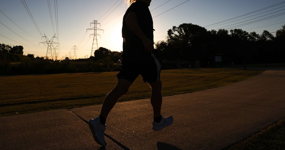 Warm conditions continue Friday in Dallas-Fort Worth before strong weekend cold front