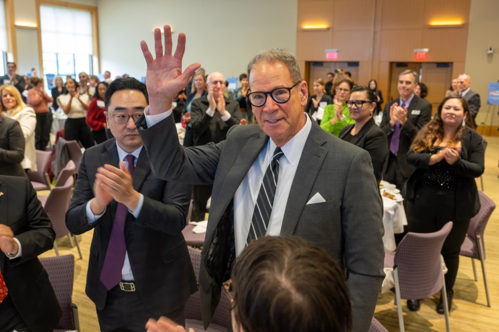 Granada Hills resident Richard Newcomb is honored as top fundraiser fighting homelessness and poverty – Daily News