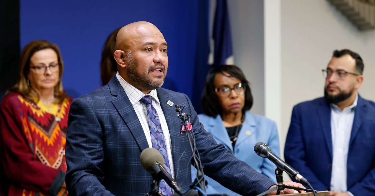 Leader of Dallas’ largest police union placed on leave in internal affairs probe