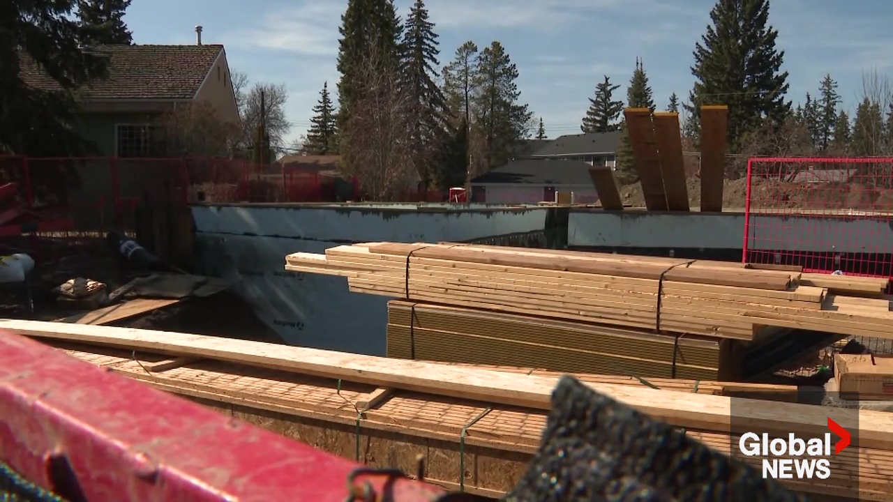 Click to play video: 'Crestwood arson elevates fear for high-density properties in Edmonton'