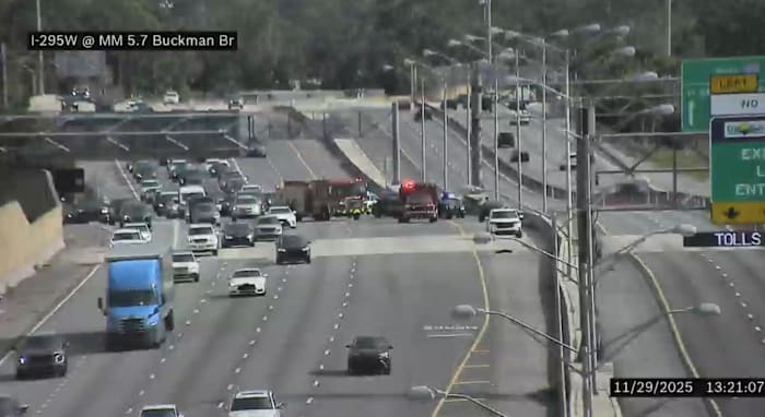 Crash on I-295 North at San Jose Boulevard blocks 2 left lanes