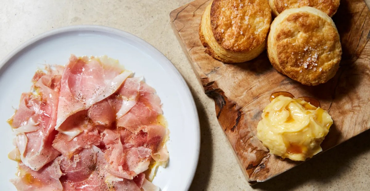 Manuela Review: Cream Biscuits and Other Southern Comforts Keep This Arts District Destination in the Brunch Rotation