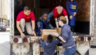 Arlington nonprofits bring the turkey to the table this Thanksgiving