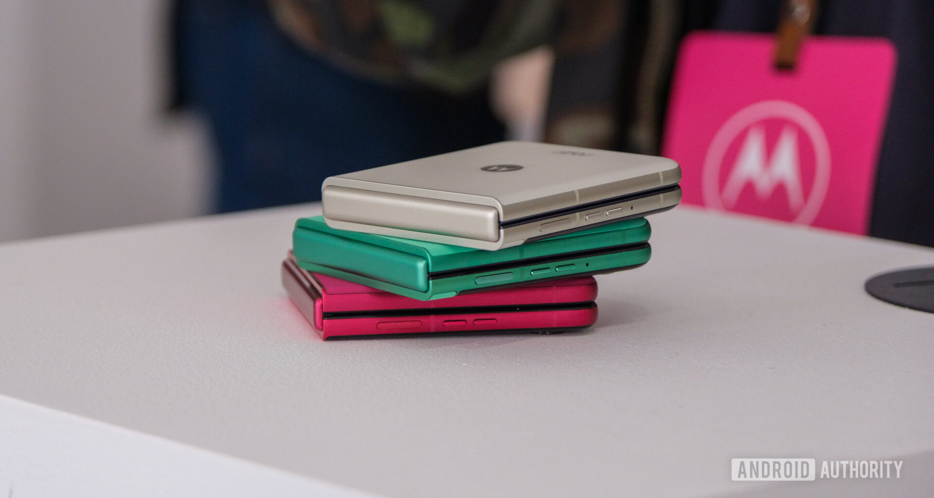 Motorola Razr 2025 stacked up colors