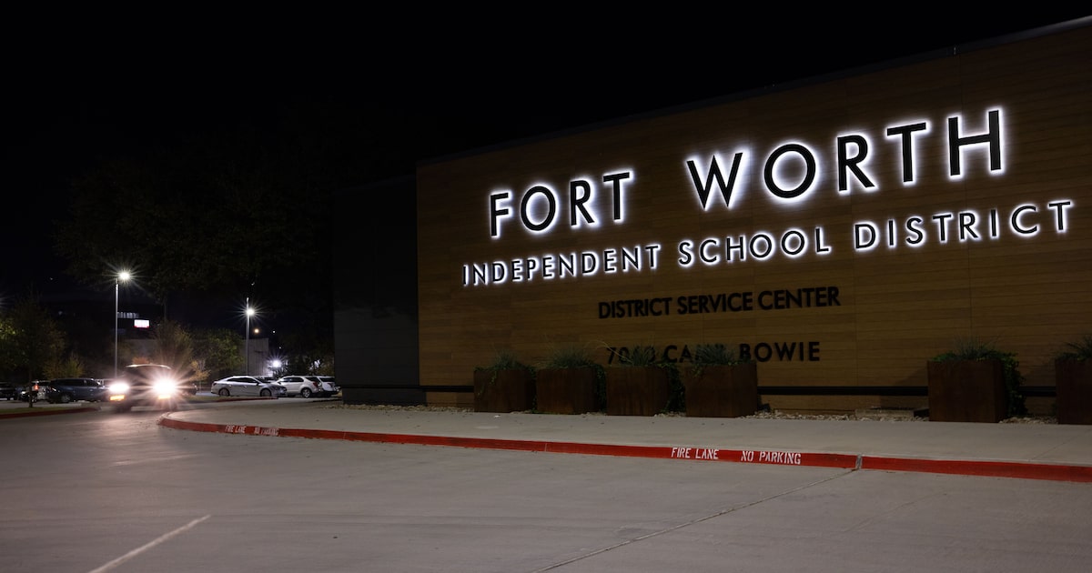 Fort Worth ISD trustees vote 7-1 to appeal state takeover