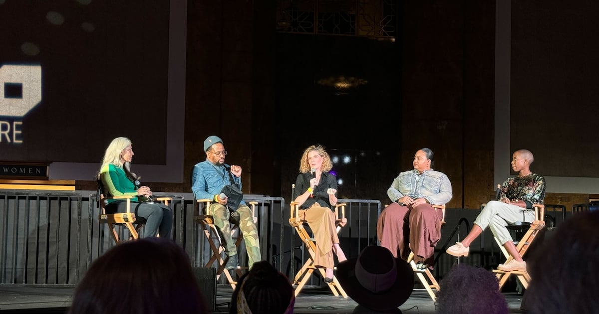 Creatives call out ICE raids in Los Angeles Metro Showcase – Annenberg Media