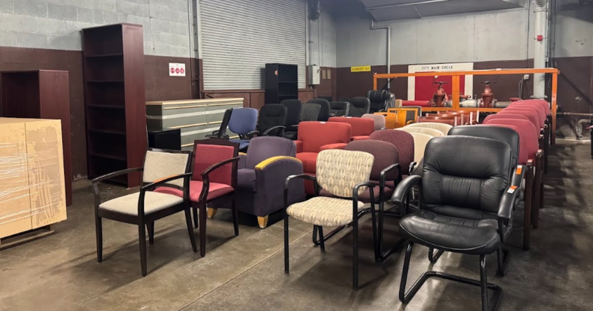 USC Surplus Sales returns to campus – Annenberg Media