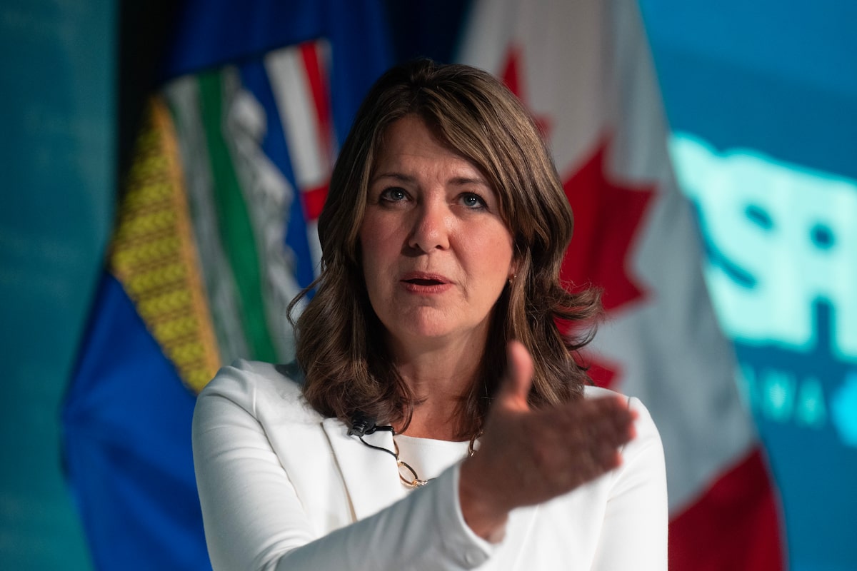 Smith defends Ottawa energy deal at UCP convention