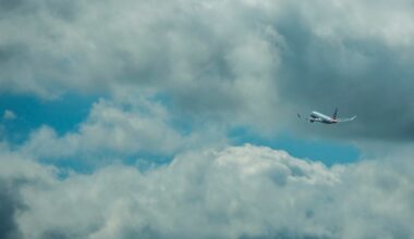 Storms delay hundreds of flights, cause ground stop, delay at DFW airport