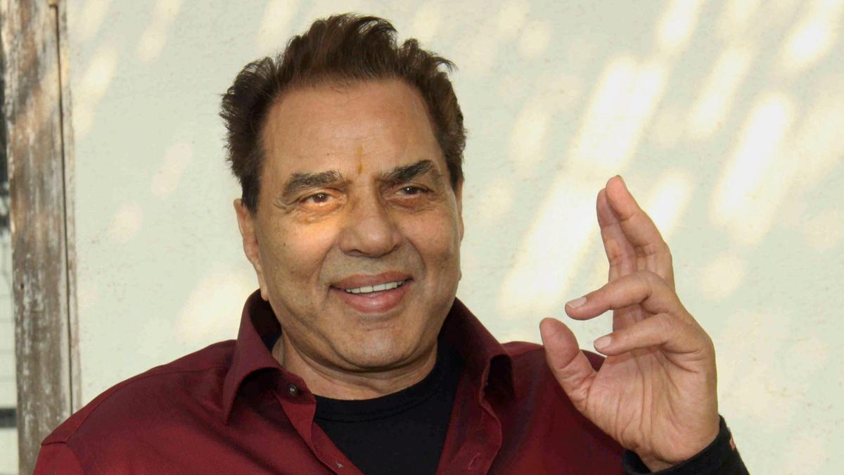 Dharmendra ‘stable and recovering’, stop spreading false news: Esha Deol, Hema Malini