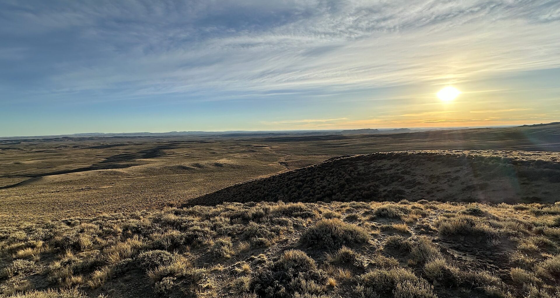 Drilling lease slated 2 miles from world’s largest sage grouse lek, center punching planet’s longest mule deer migration