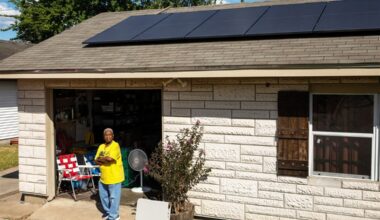 Lacking community resilience centers, Houston neighbors opt for solar-powered 'hub homes'