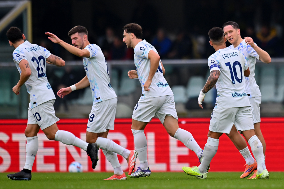 VERONA, ITALY - NOVEMBER 02: Piotr Zielinski of FC Internazionale celebrates after scoring the opening goal during the Serie A match between Hellas Verona FC and FC Internazionale at Stadio Marcantonio Bentegodi on November 02, 2025 in Verona, Italy. (Photo by Alessandro Sabattini/Getty Images)