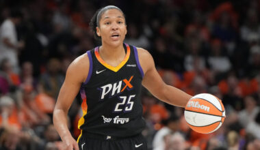Phoenix Mercury forward Alyssa Thomas (25) drives against the Las Vegas Aces during the first half ...