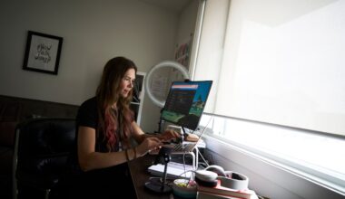 The finfluencer’s class is in session. Is it worth paying for?