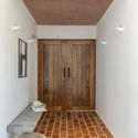© Rafael Renzo Forest House / RAWI Arquitetura + Design - Interior Photography, Wood, Door
