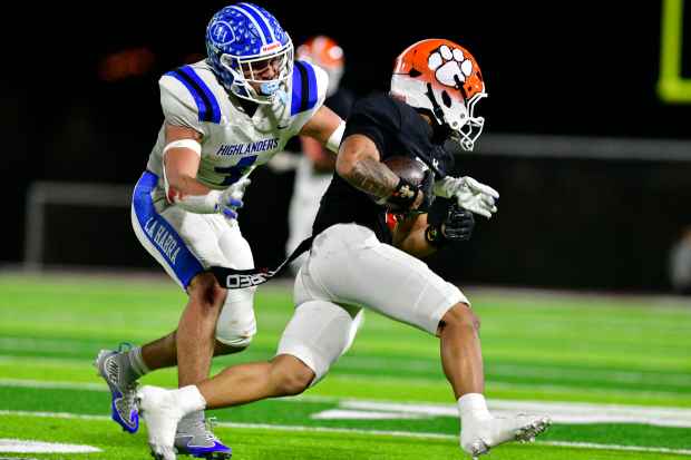 La Habra’s Kevika Mata’Utia- Martinez aims at tackling San Jacinto’s...