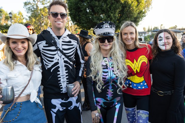 McKenzie and Steve Cox, Sandra Spath, Elodie Laplace, Manon Laplace...