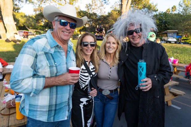 Clark Richard, Lori Conger, Manda Moore, Mike Nourie (Jon Clark)