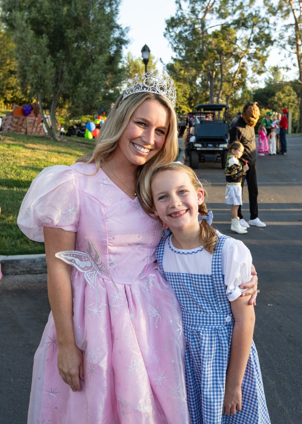Wendy and Ashley Wermers (Jon Clark)