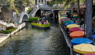 Business is slow on the River Walk. Can local leaders fix it?