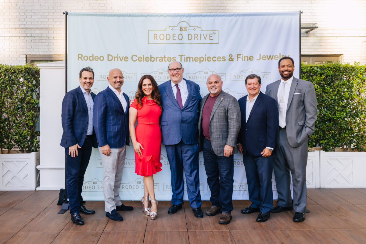 Chris Gleeson, Reed Kandalaft, Beverly Hills Mayor Sharona R. N
azarian, PsyD, Thomas J. Blumenthal,
Todd Johnson, Bill Wiley, and Giorgio Cyphaeus Sease Rodeo Drive Celebrates