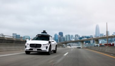 WAYMO on SF freeway