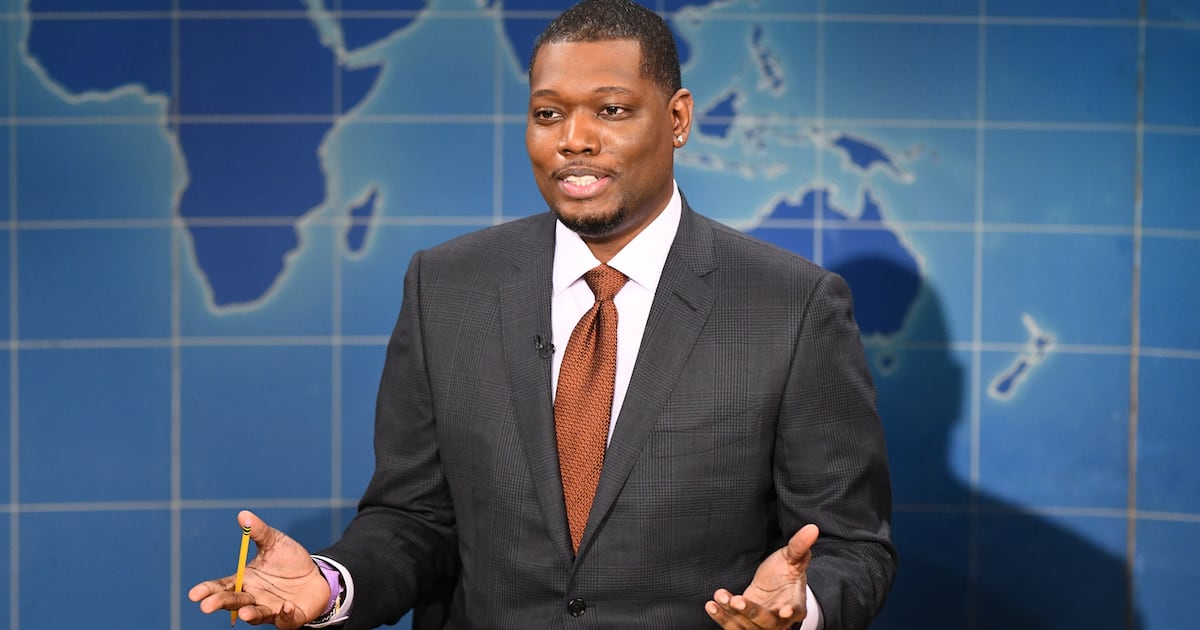 ‘SNL’ Star Michael Che Goes Nuclear on MAGA Hate for Food Stamp Families