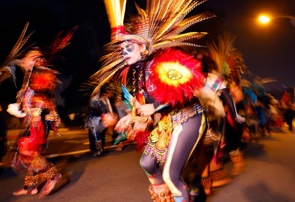 Families honor the dead at Día de los Muertos event in Sherman Heights began 31 years ago