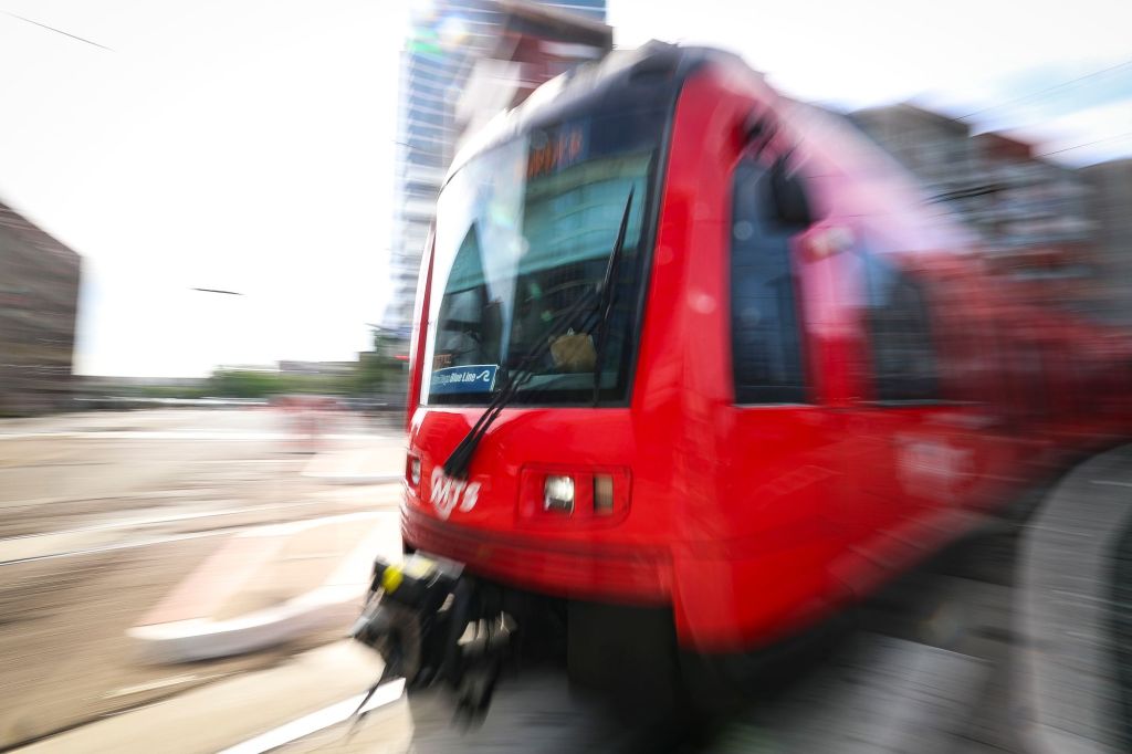Man dies after being hit by trolley in Palm City neighborhood – San Diego Union-Tribune