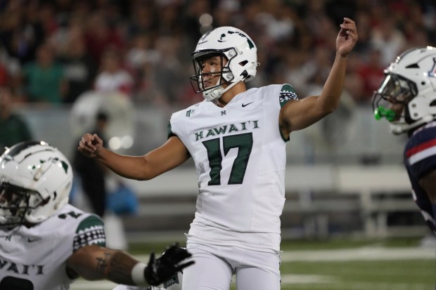 Hawaii place kicker Kansei Matsuzawa (17) in the first half during an NCAA football game against Arizona on Saturday, Aug. 30, 2025, in Tucson, Ariz. (AP Photo/Rick Scuteri)
