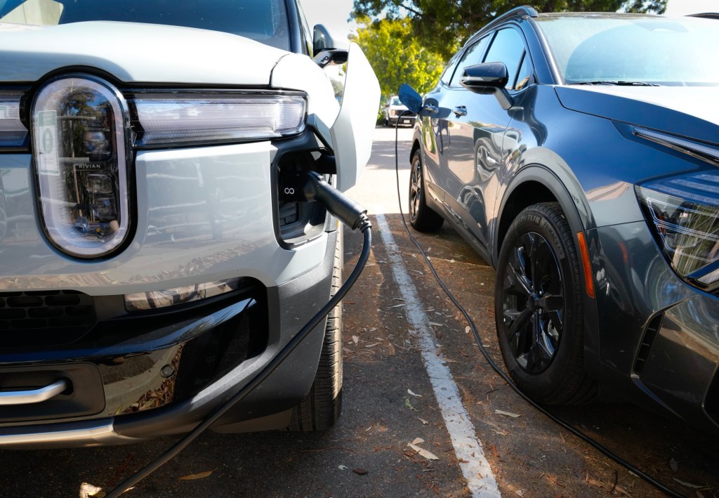 Hundreds of public EV chargers are coming to San Diego libraries, rec centers – San Diego Union-Tribune