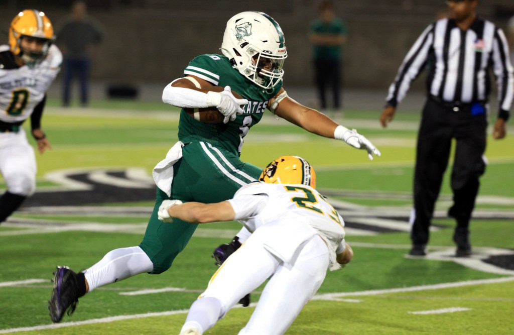 Pirates hold off Holtville, RB Armas to win Division 1 playoff game