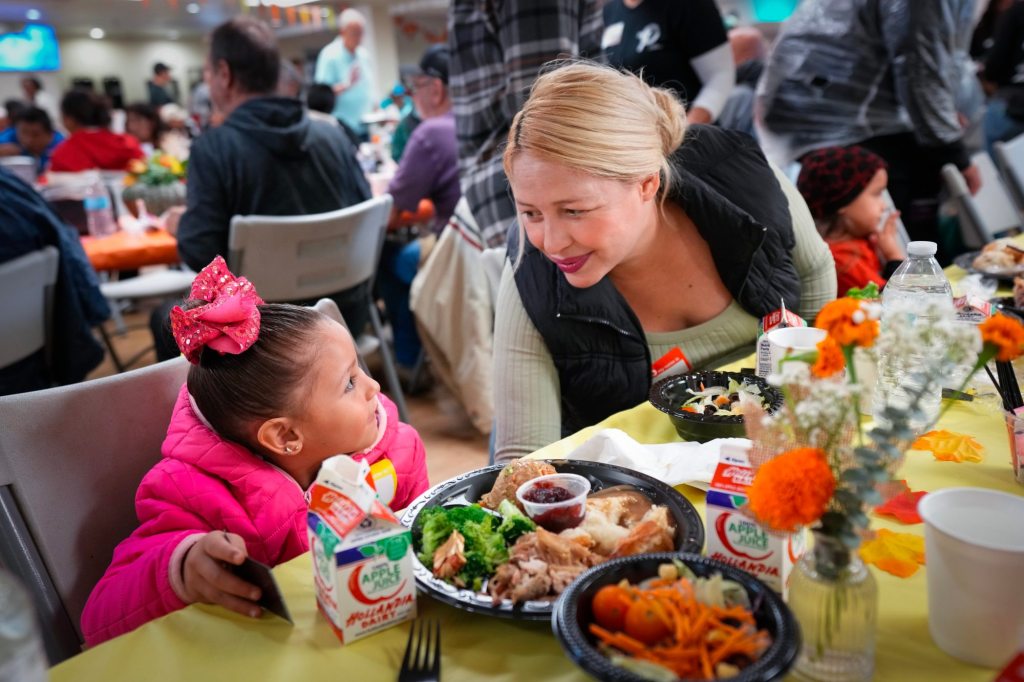 San Diego Rescue Mission holds annual Thanksgiving meal
