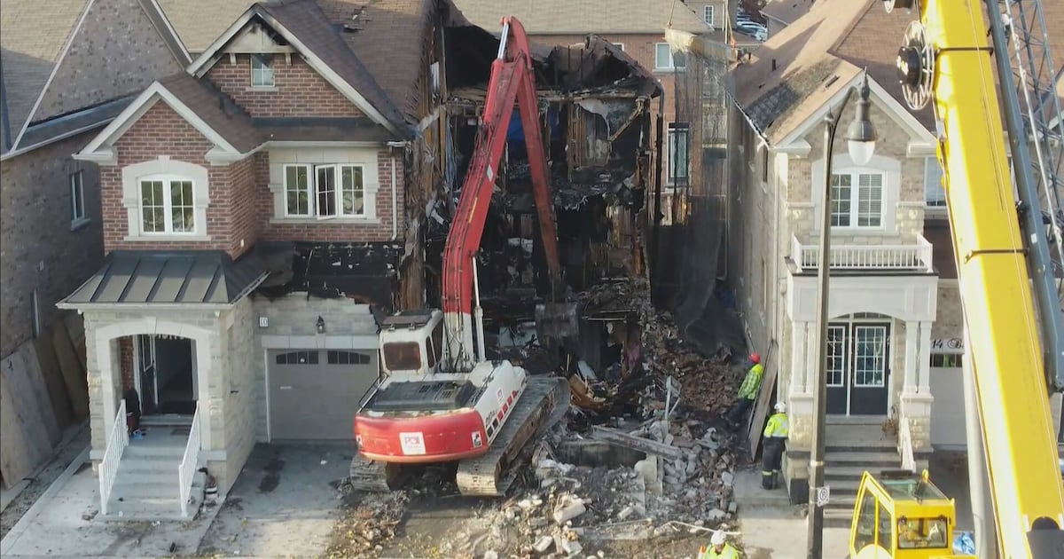 5 killed in Brampton house fire: relative