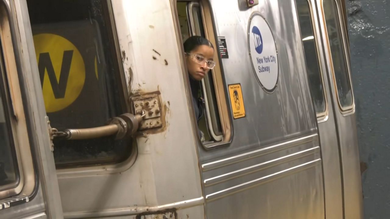Bill requiring two-person train operation could cost MTA