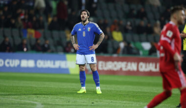 Sandro Tonali plays for Italy against Moldova in a 2026 World Cup qualifier (@azzurri)